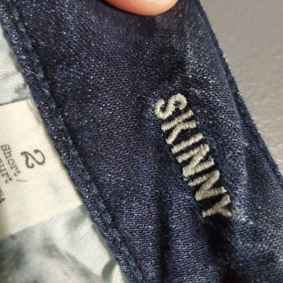 American Eagle Skinny Stretch Jeans Size 2 Short - Picture 7 of 8